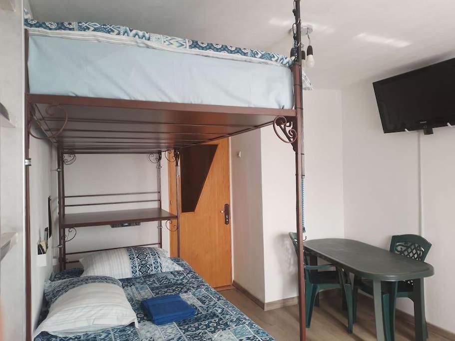 Appartamento Mic Dormitor Informativ Turistic Bucarest Esterno foto